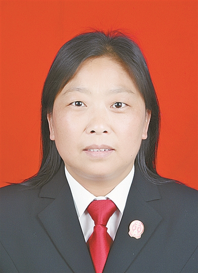 1967年10月出生,中共党员,大学本科,现任江苏省张家港市人民法院金港